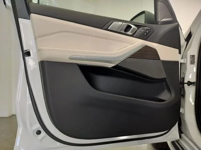 New 2027 Mineral White Metallic BMW xDrive40i image 6