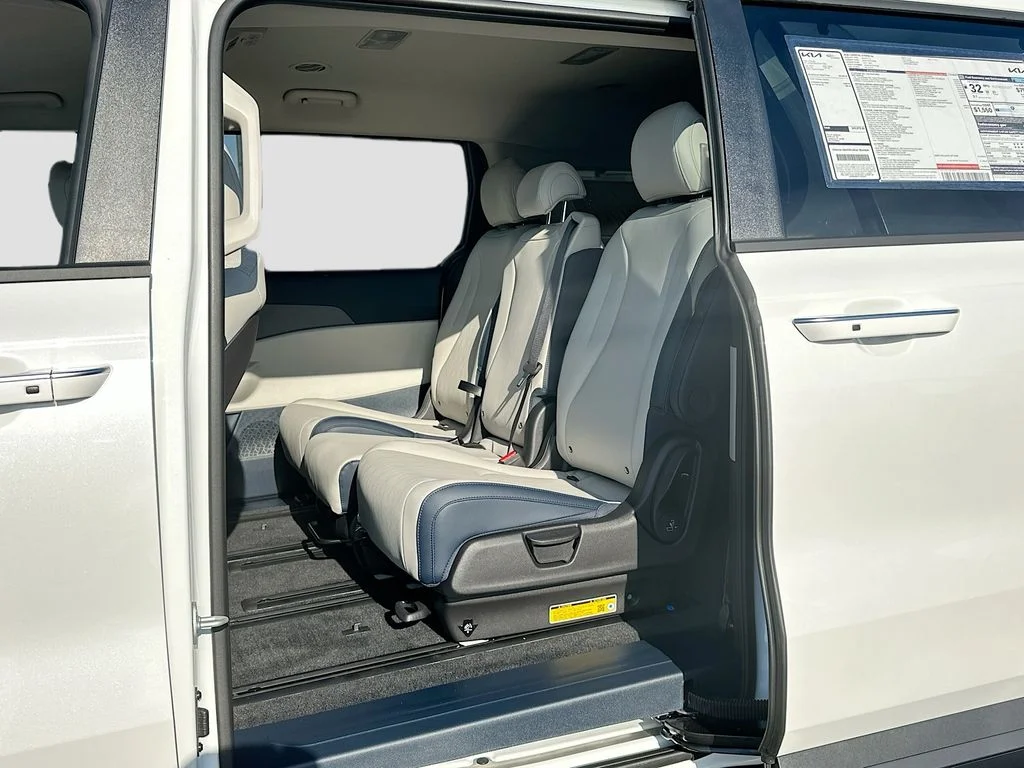 New 2026 Snow White Pearl Kia EX image 24