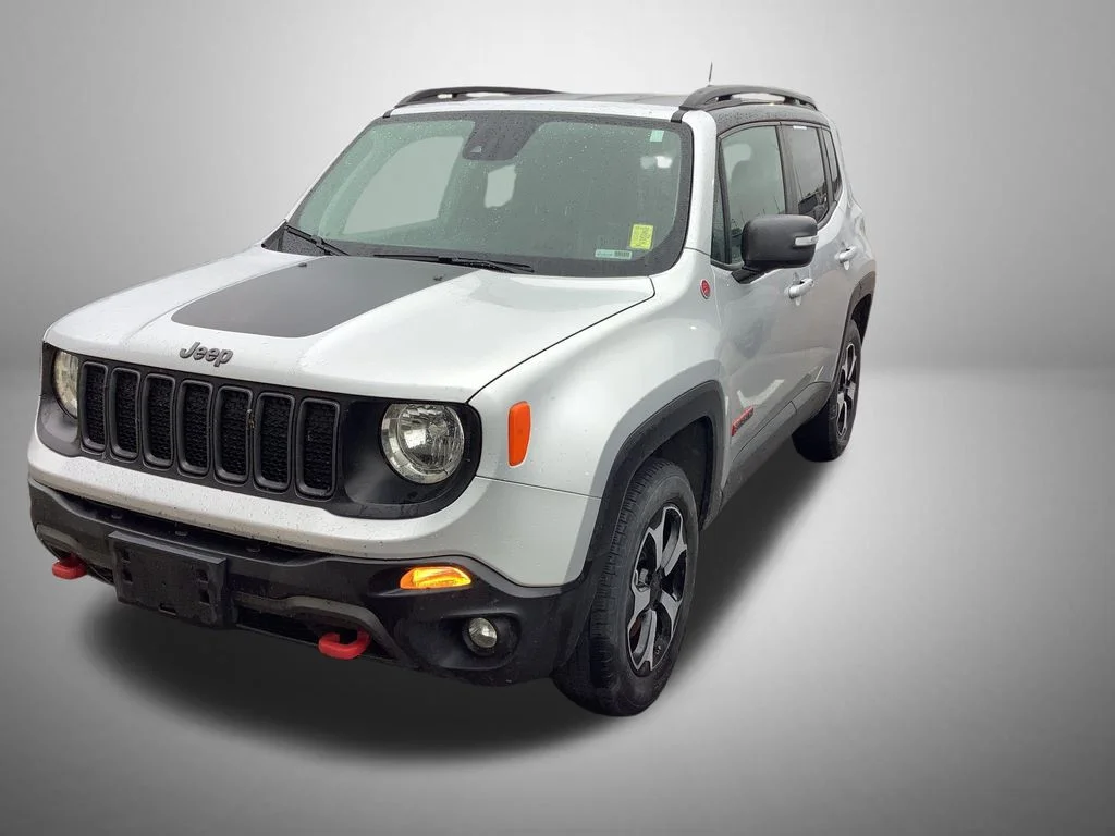 Used 2021 Silver Jeep Trailhawk image 3