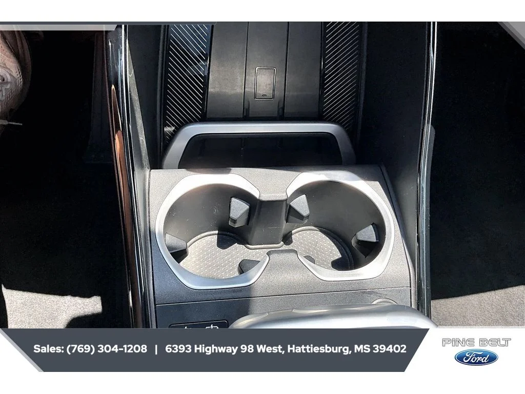 Used 2025 Space Silver Metallic BMW xDrive28i image 23
