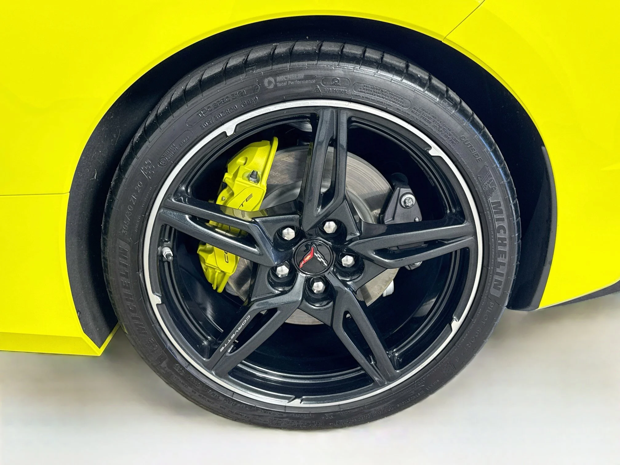Used 2023 ACCELERATE YELLOW METALLIC Chevrolet 3LT image 30