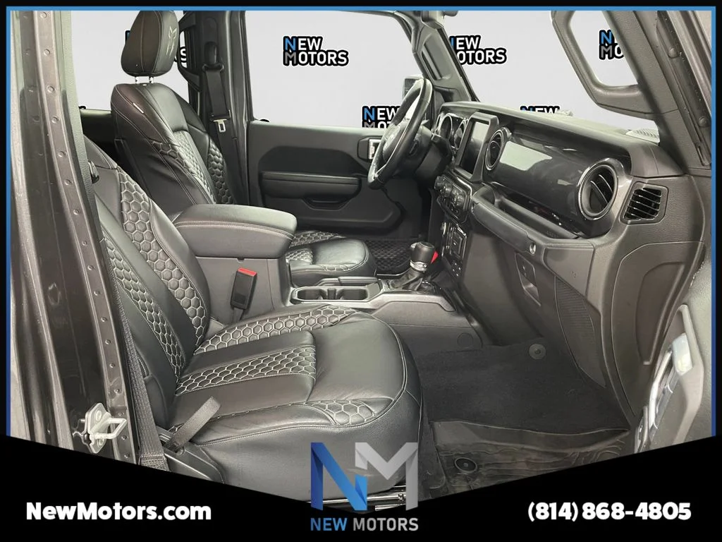 Used 2023 Crystal Metallic Jeep Sport S image 13