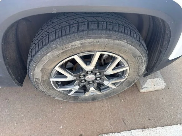 Used 2020 White GMC SLE image 6