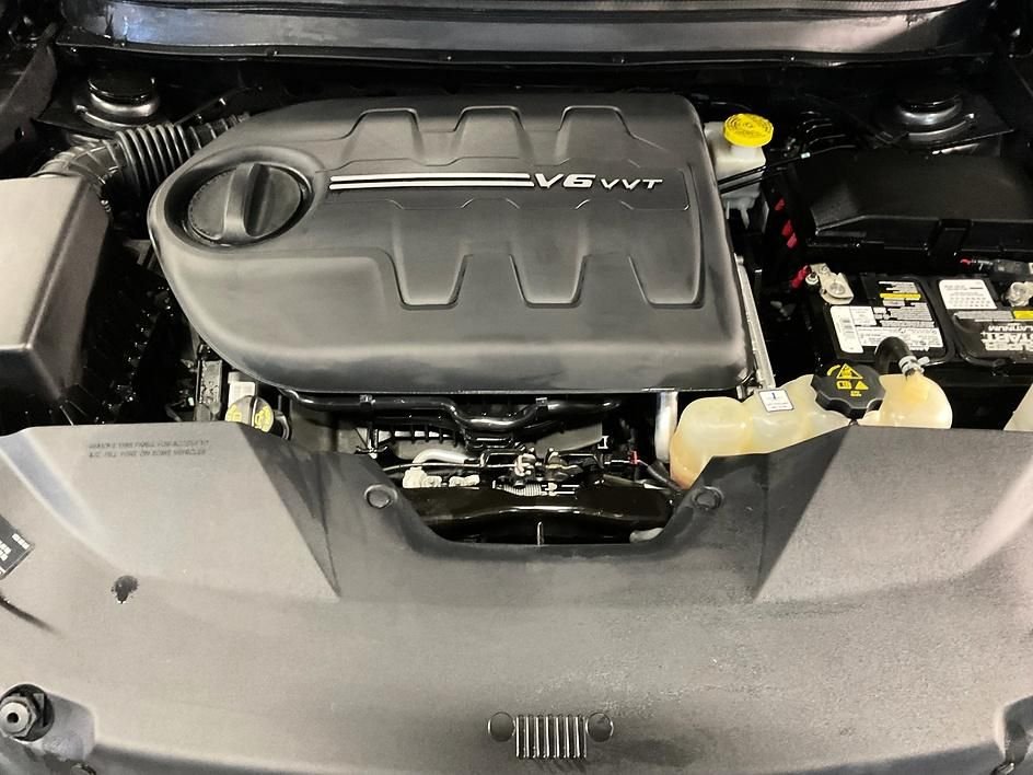 Used 2021 Gray Jeep Limited image 7
