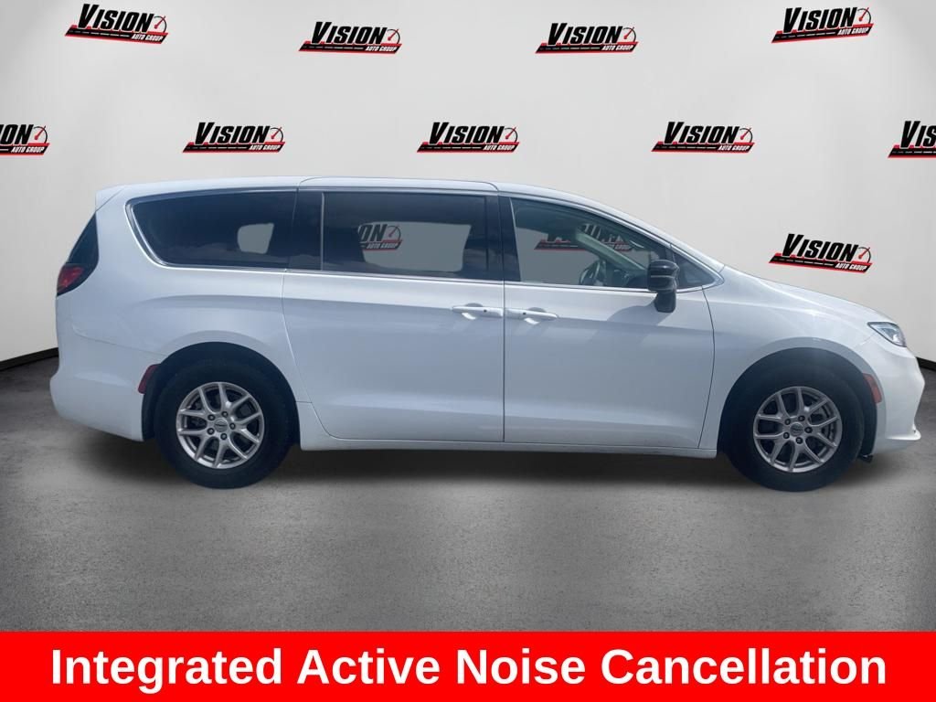 Used 2024 White Chrysler Touring L image 5