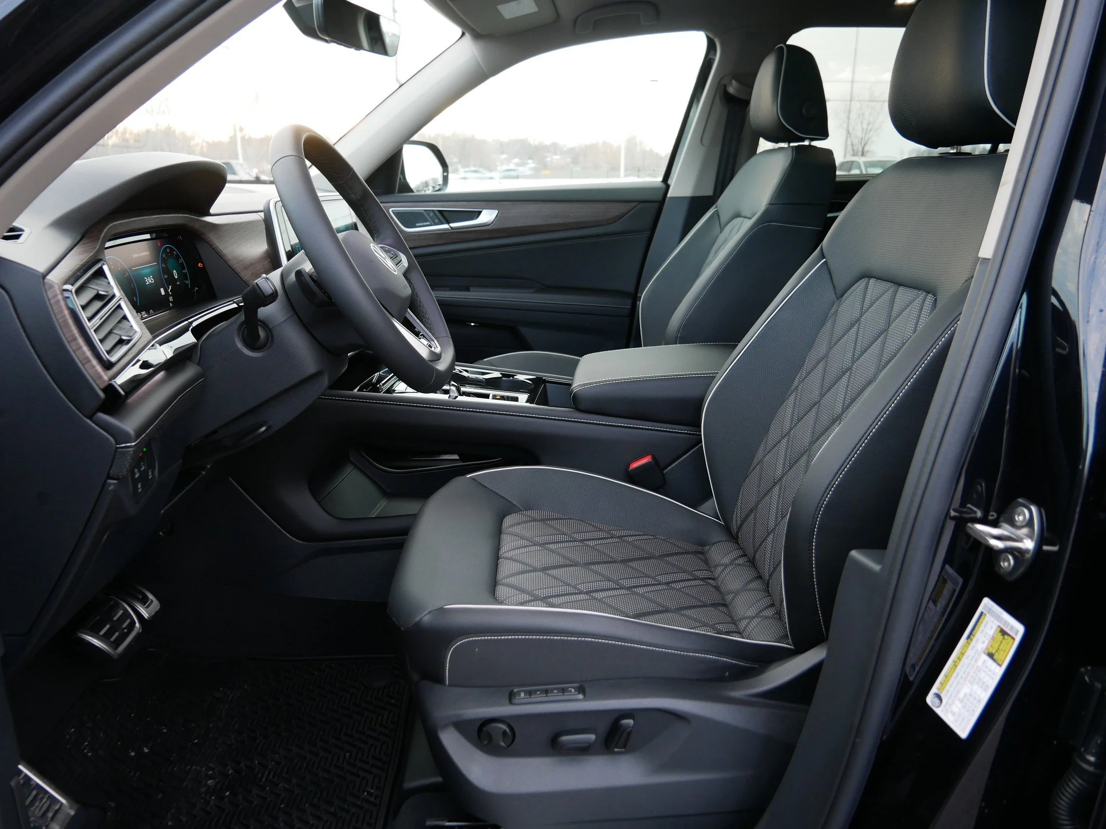 2026 Volkswagen Atlas SEL Premium R-Line - Photo 7