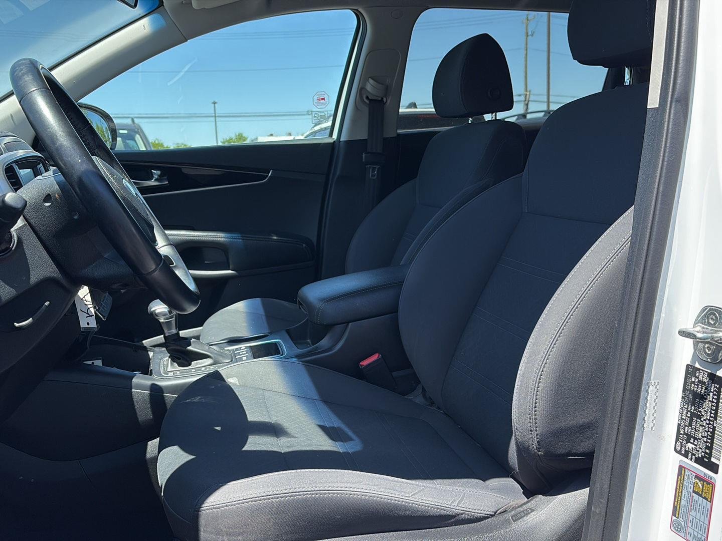 Used 2019 Snow White Pearl Kia S V6 image 6