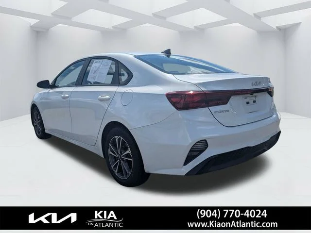 Used 2024 White Kia LXS image 5