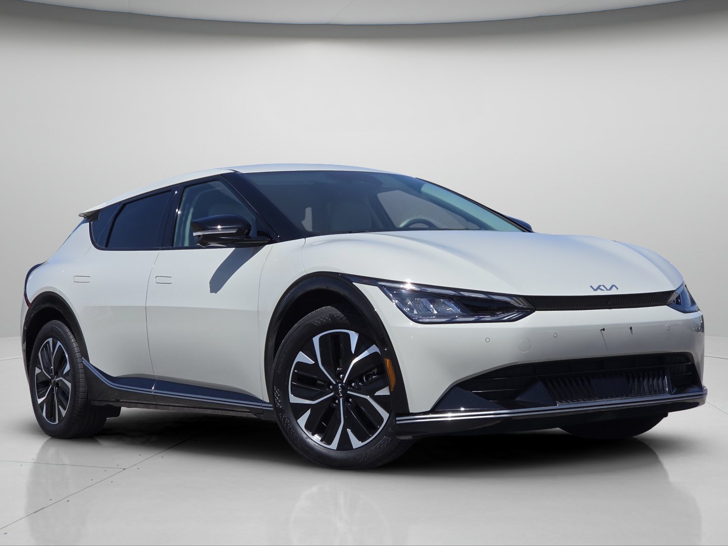 Used 2024 Kia EV6 Wind with VIN KNDC3DLC0R5211622 for sale in Bountiful, UT