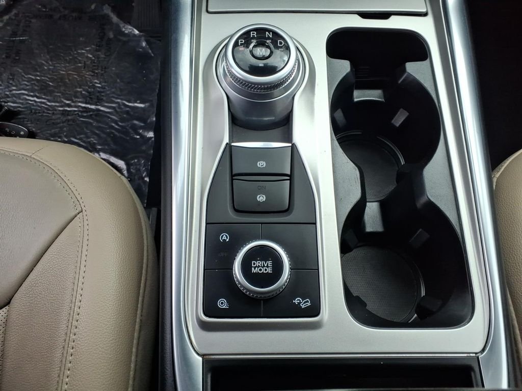 Used 2020 Blue Metallic Ford Limited image 18