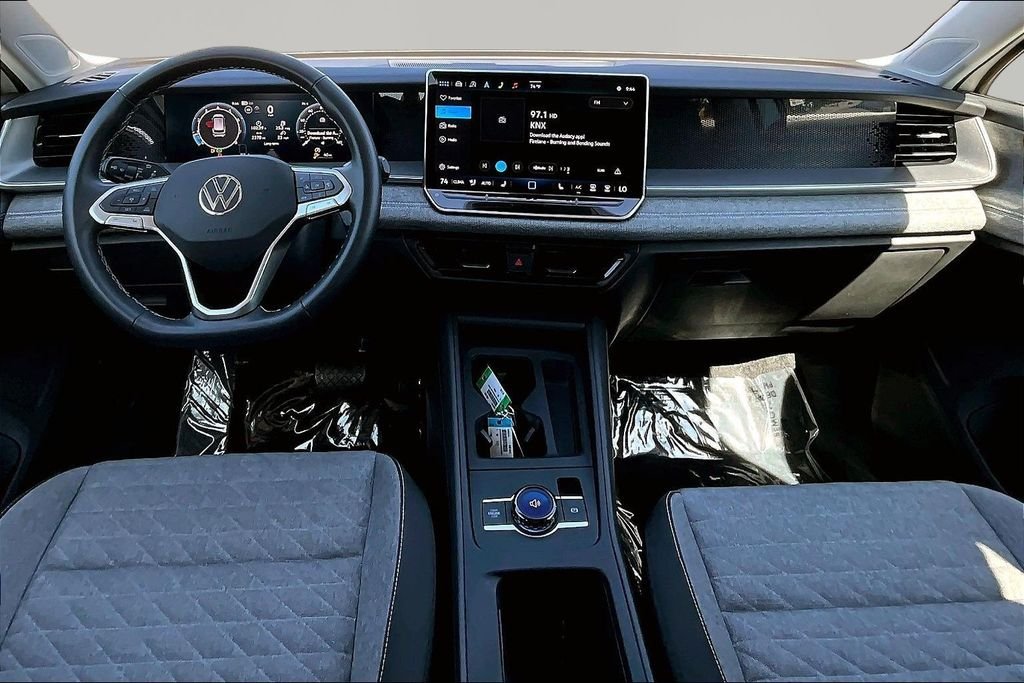 Certified Used 2025  Volkswagen 2.0T S image 7