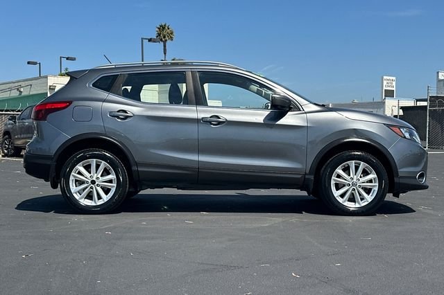 Used 2019 Gun Metallic Nissan SV image 3