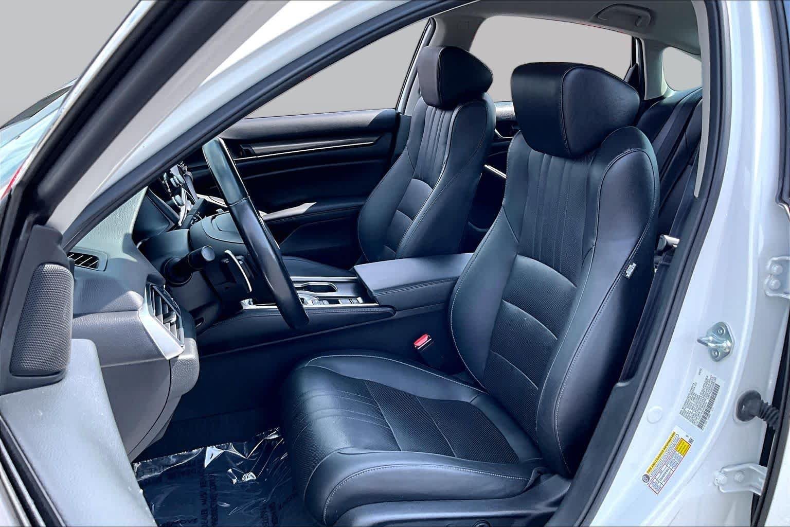 Used 2022 Platinum White Pearl Honda Sport SE image 8