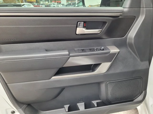 2025 Toyota Tundra SR5 - Photo 18