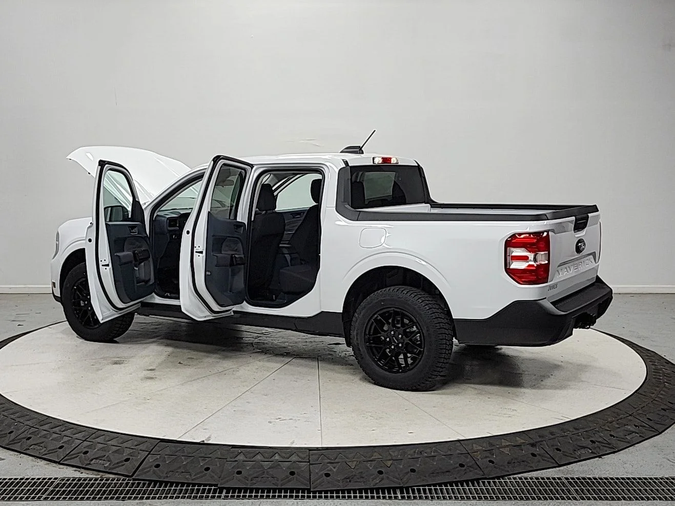 New 2026 Oxford White Ford XL image 13