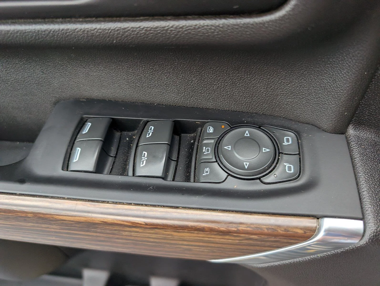 Used 2022 Mosaic Black Metallic Chevrolet High Country image 33