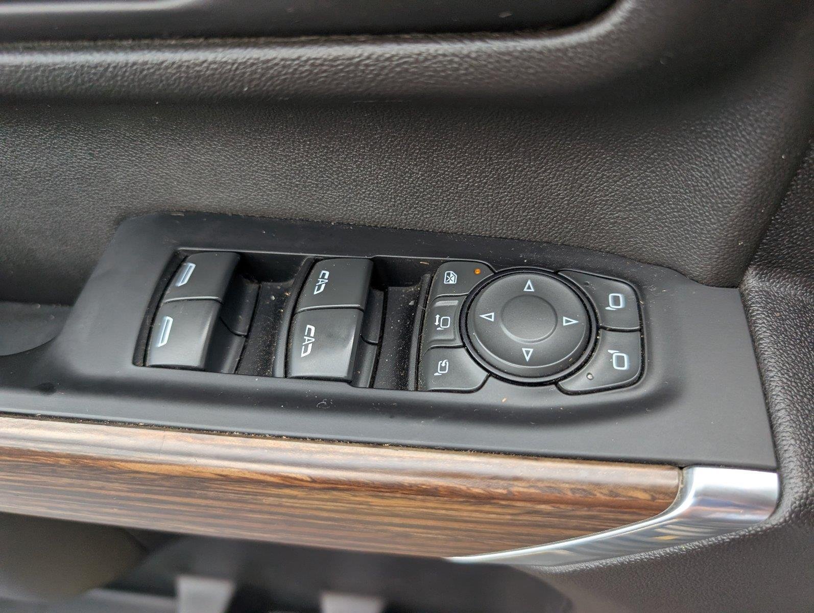 Used 2022 Mosaic Black Metallic Chevrolet High Country image 33