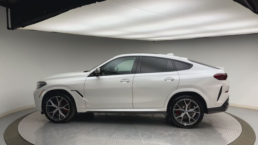 Used 2021 White Metallic BMW M50i image 5