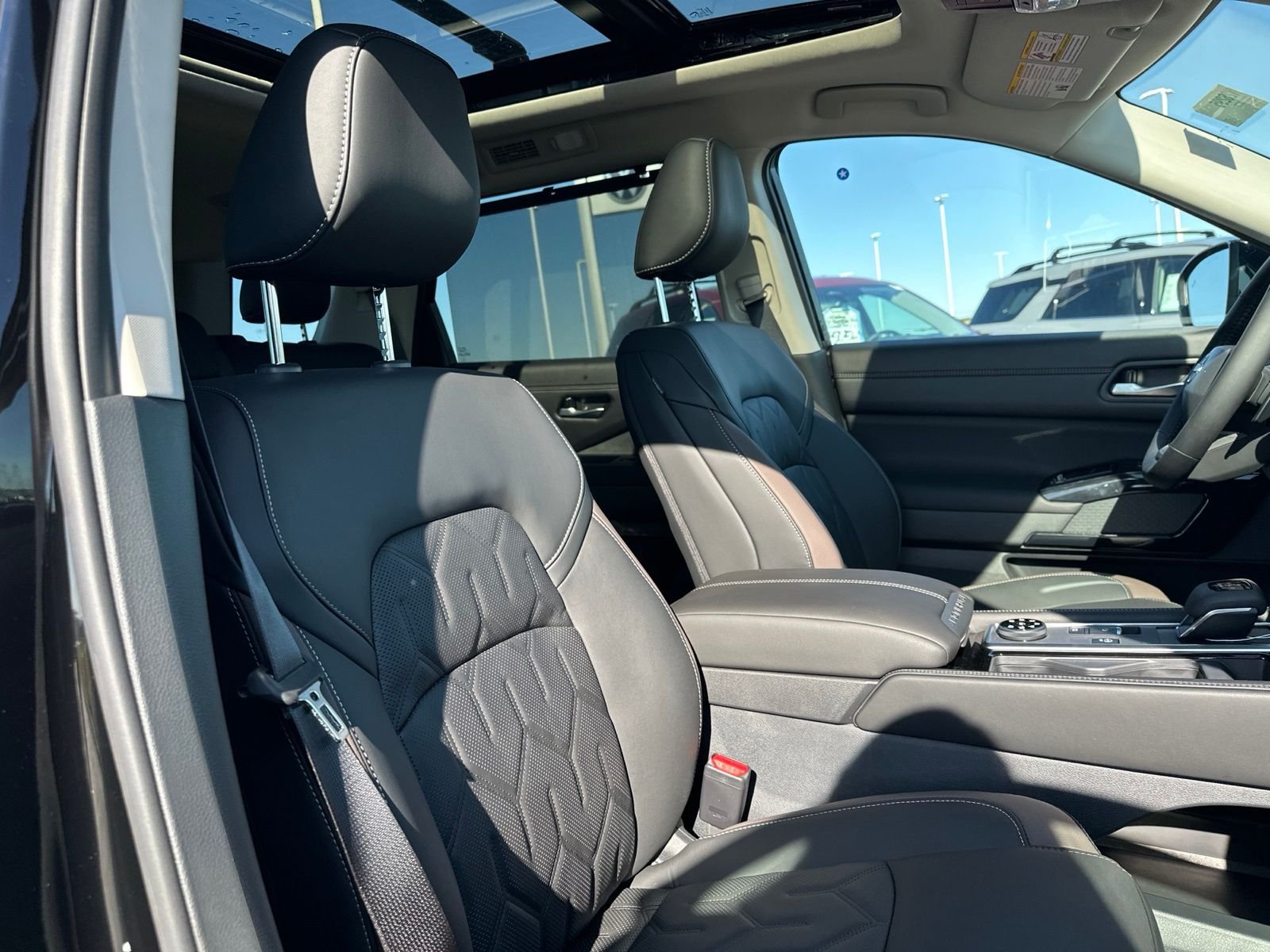 New 2026 Black Nissan Platinum image 37