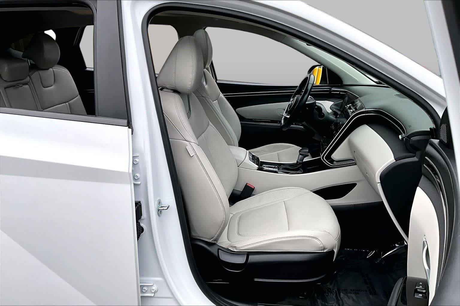 Used 2022 Quartz White Hyundai SEL image 17