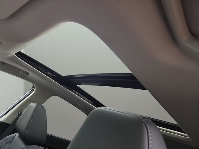 New 2026 White Nissan Platinum image 7