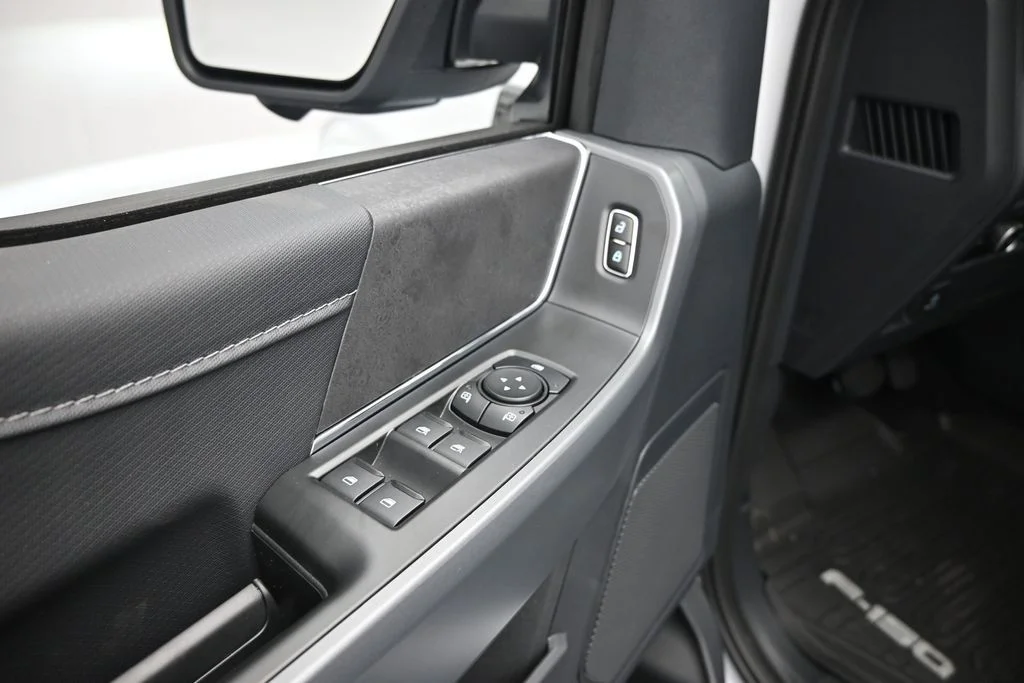 New 2026 Oxford White Ford XLT image 10