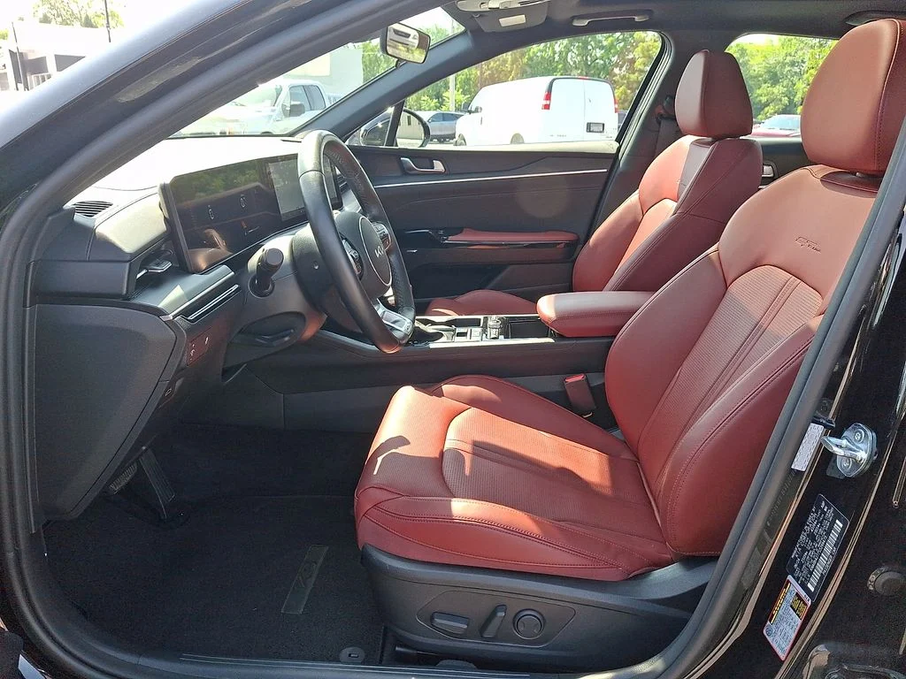 Used 2025 Black Kia GT-Line image 13