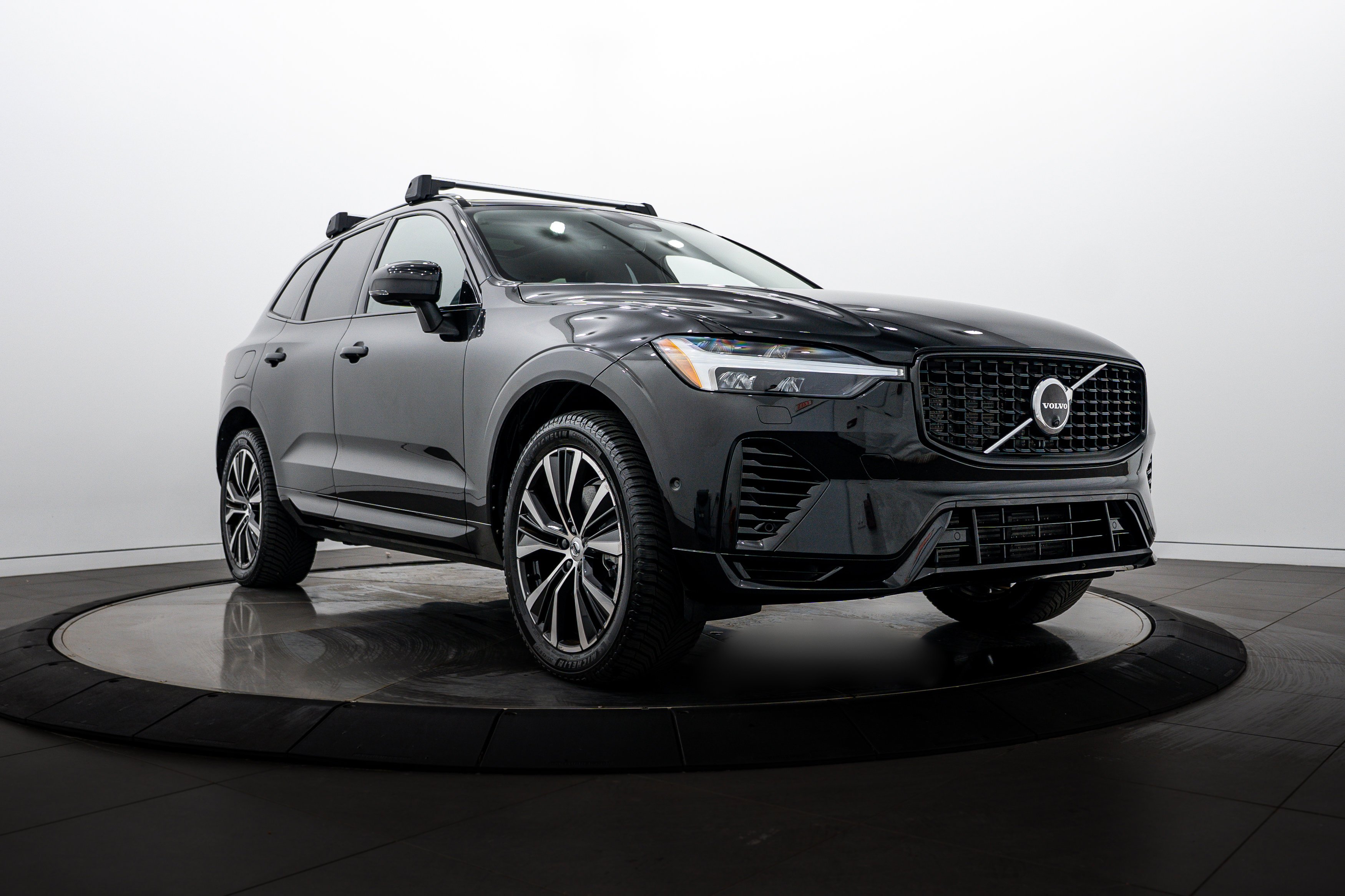 2023 Volvo XC60 T8 Ultimate Dark Theme AWD's photo
