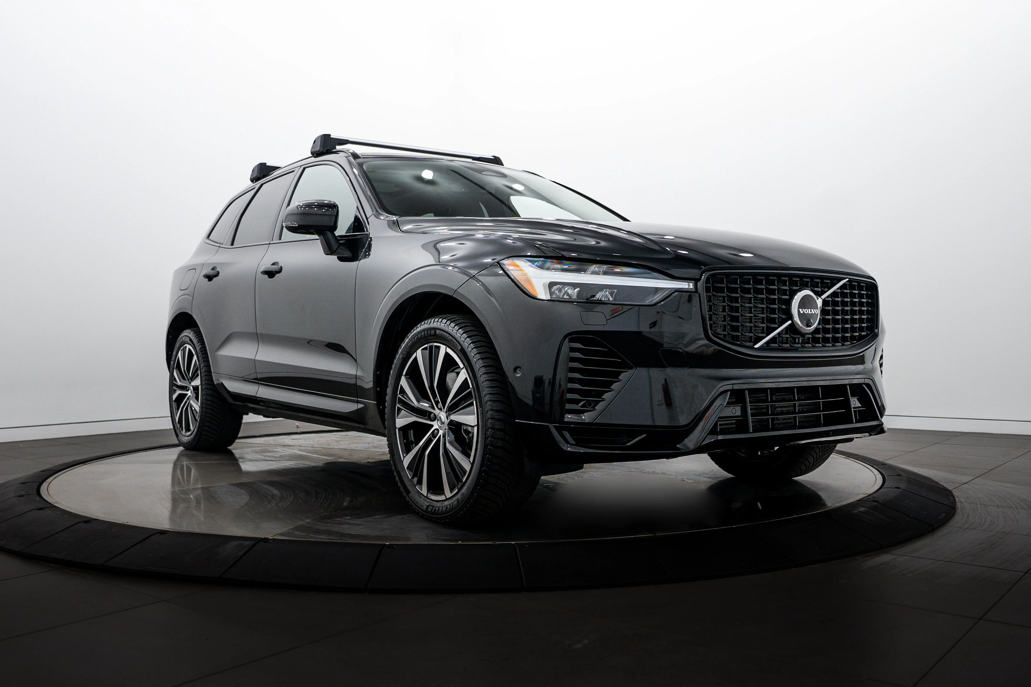 2023 Volvo XC60 T8 Ultimate Dark Theme AWD's photo