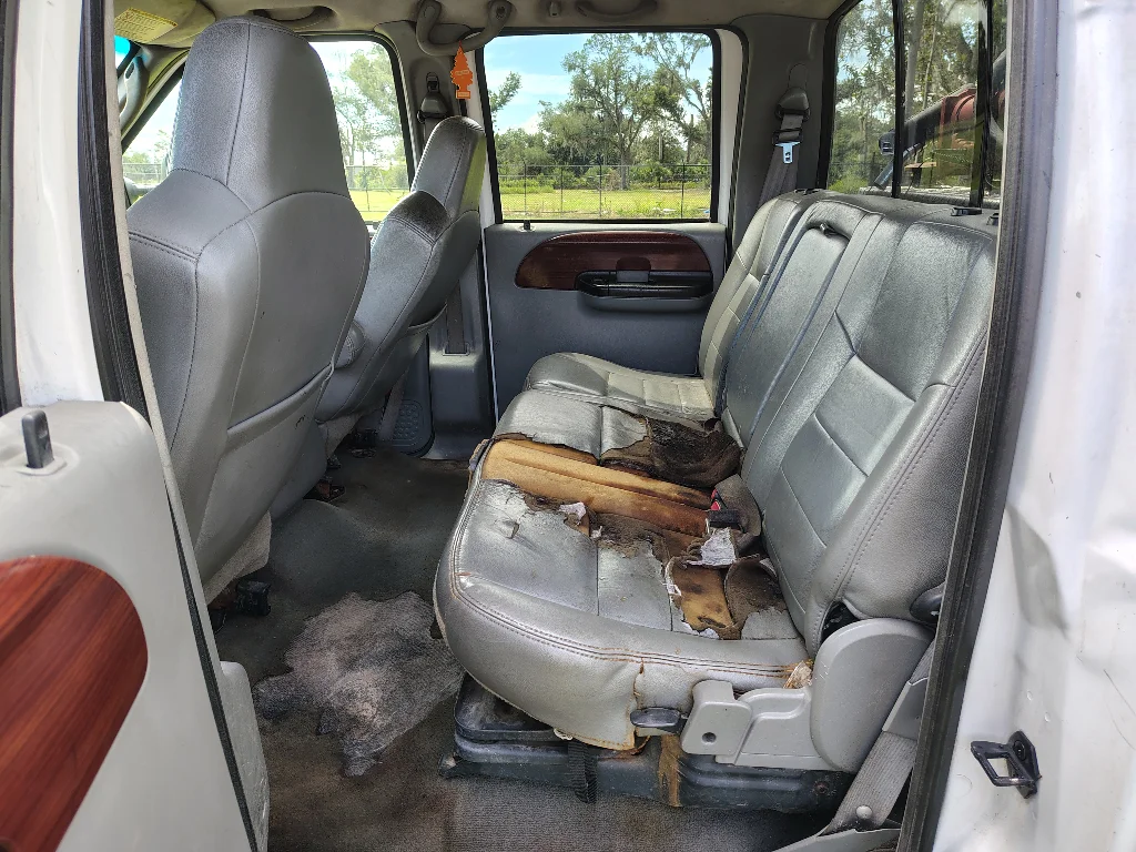 Used 2005 Oxford White Clearcoat Ford Lariat 4X2 D.R.W. image 11