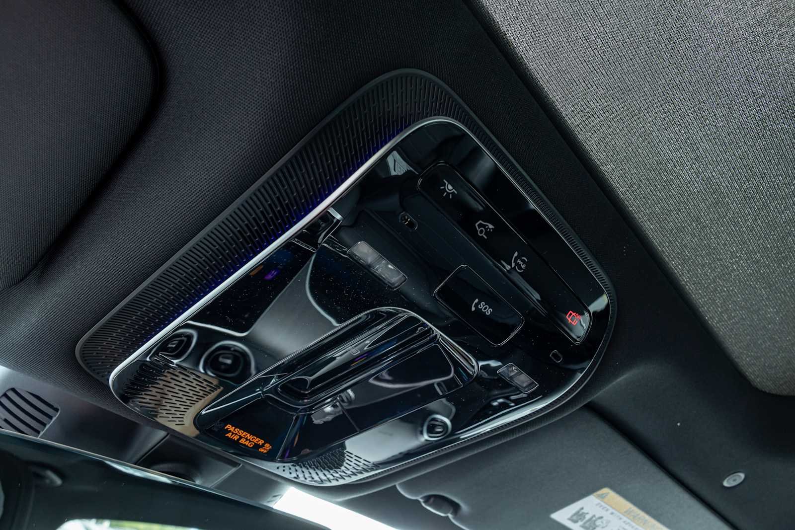 2025 Mercedes-Benz C-Class Sedan C 300 - Photo 18