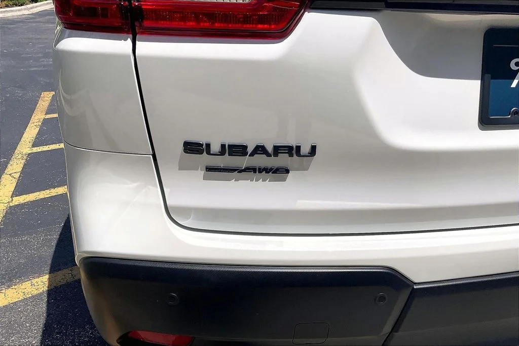 Used 2025 White Subaru Onyx Edition image 9