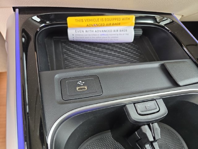 New 2026 Polar White Mercedes-Benz GLB250 image 15