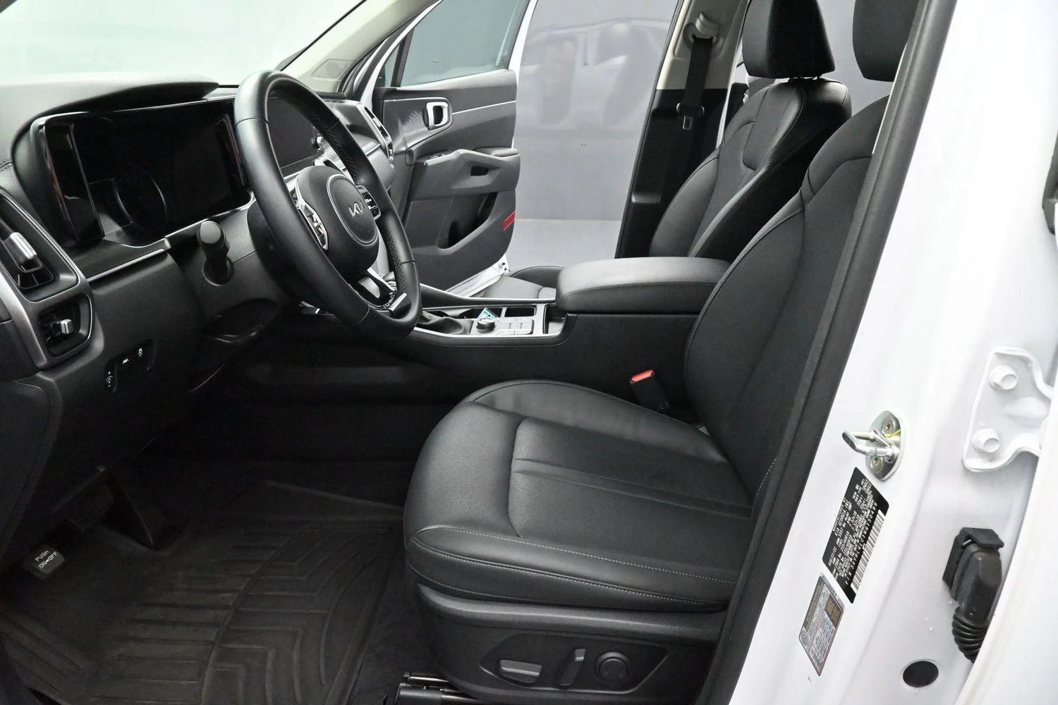 Used 2022 Glacial White Pearl Kia S image 12