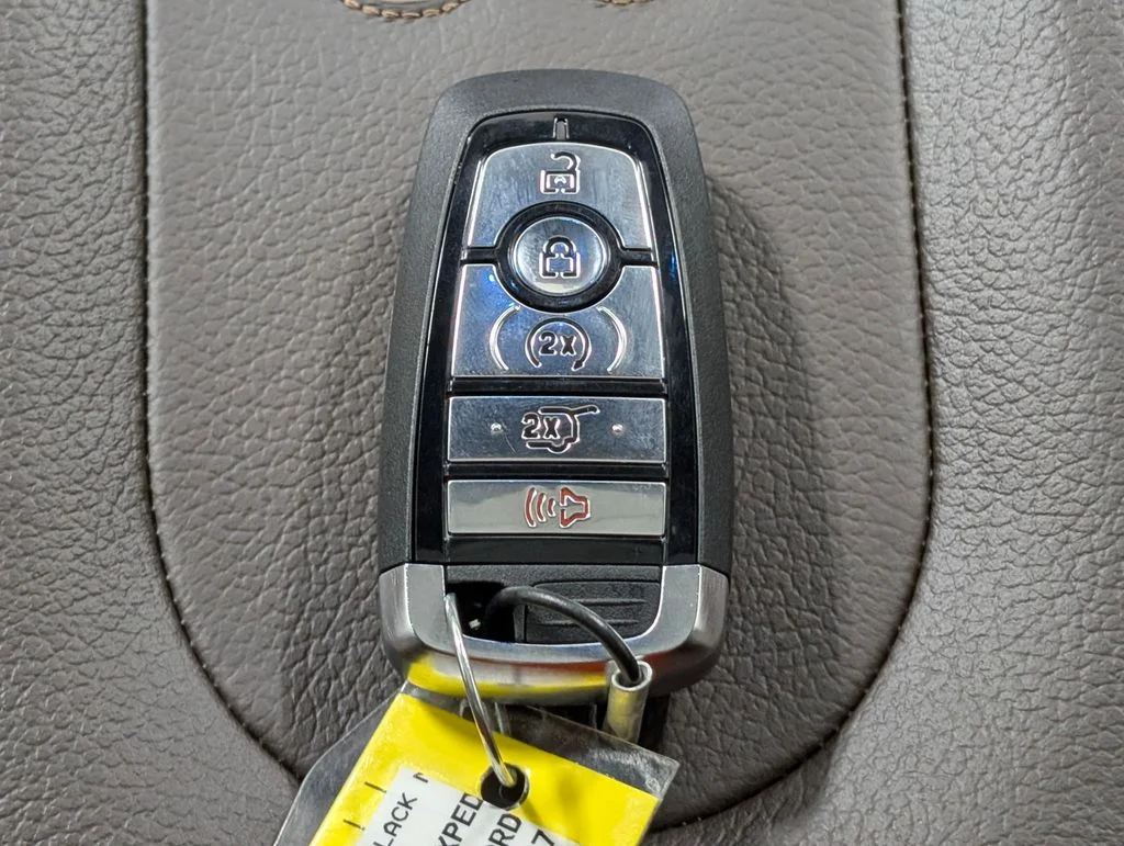 New 2027 Agate Black Metallic Ford King Ranch® image 29