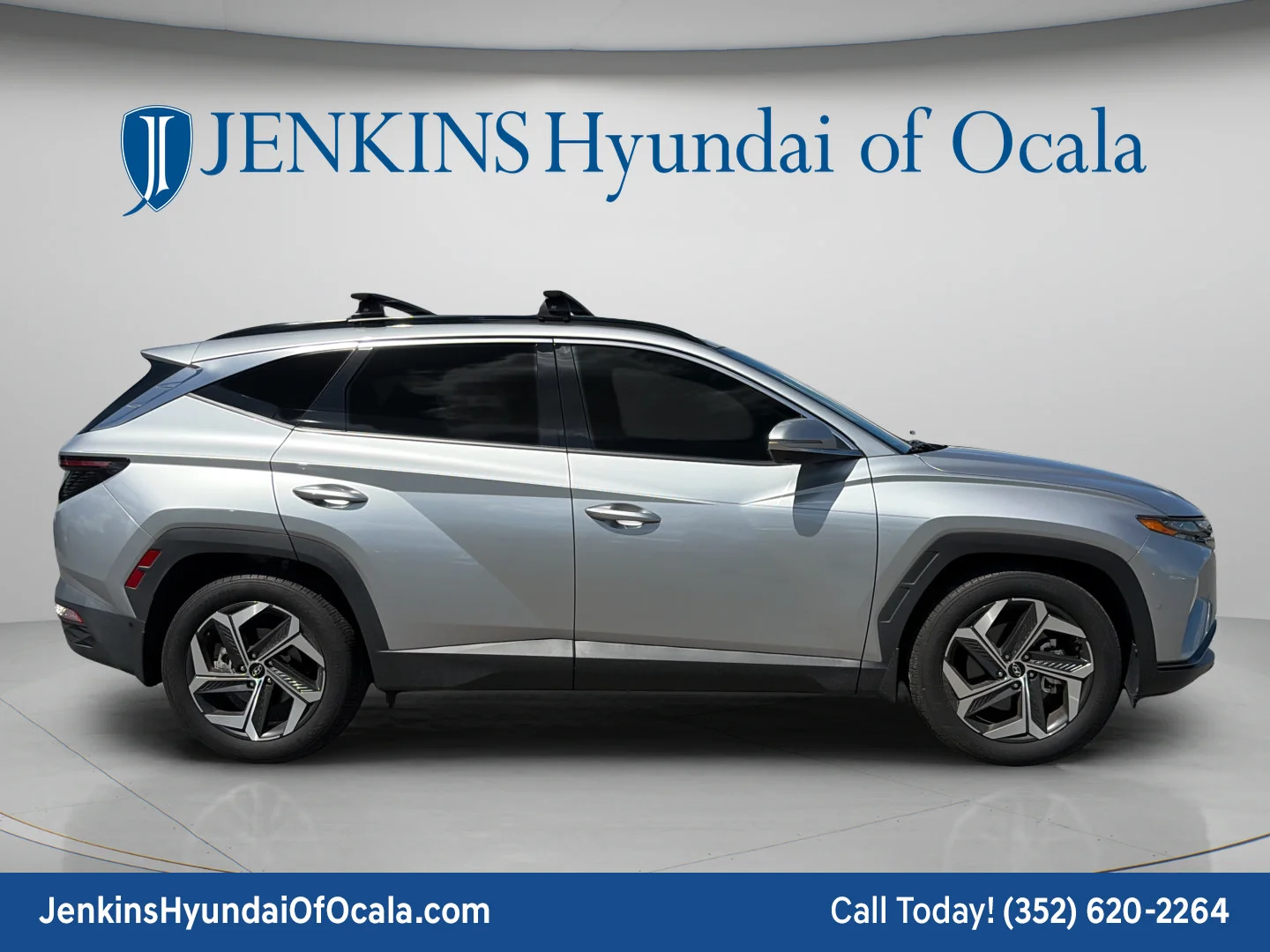 Used 2024 Shimmering Silver Hyundai Limited image 8