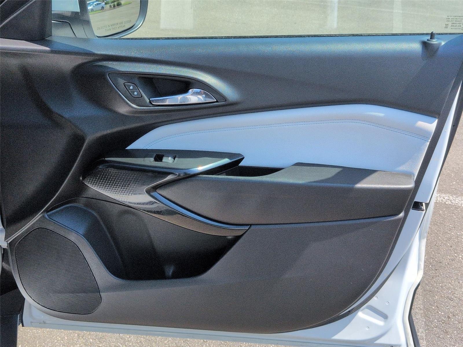 Used 2025  CHEVROLET 1LT image 35