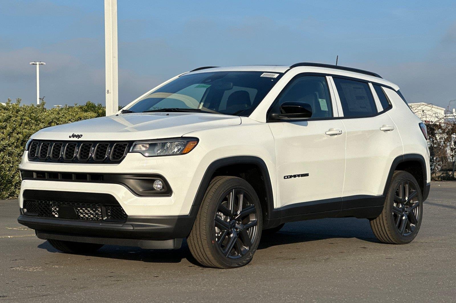 New 2026 Bright White Clearcoat Jeep Latitude Altitude image 8