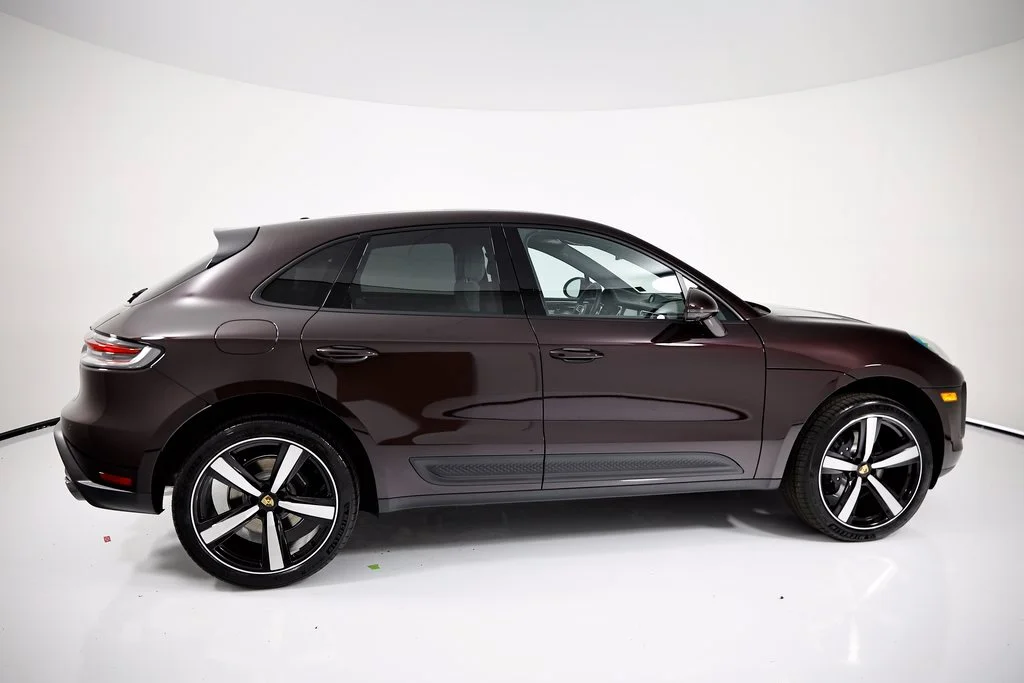 2026 Porsche Macan T - Photo 6