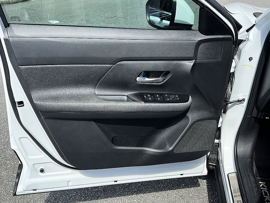Used 2025 Fresh Powder Nissan SV image 19