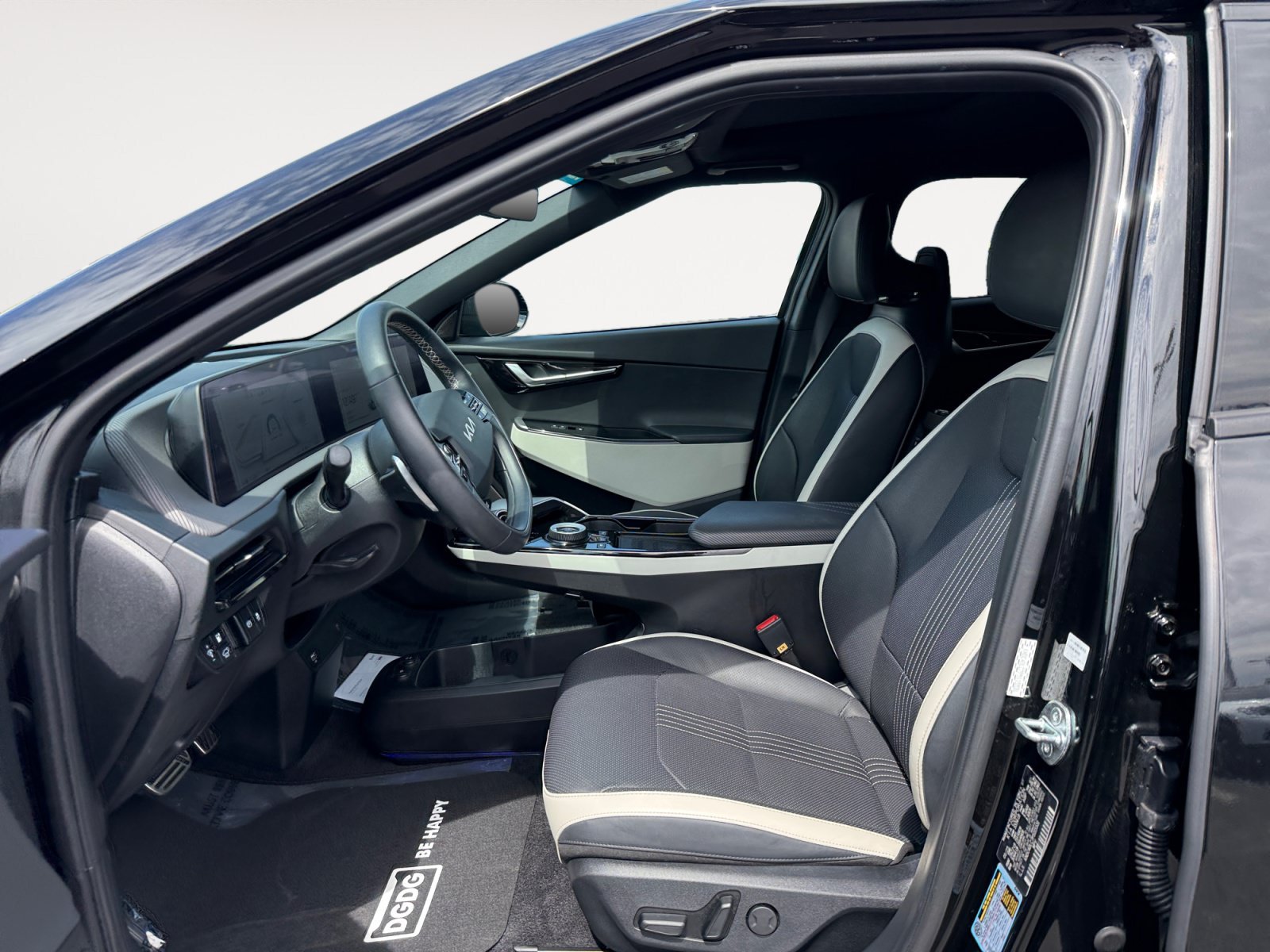 Used 2023 Aurora Black Kia GT-Line image 10