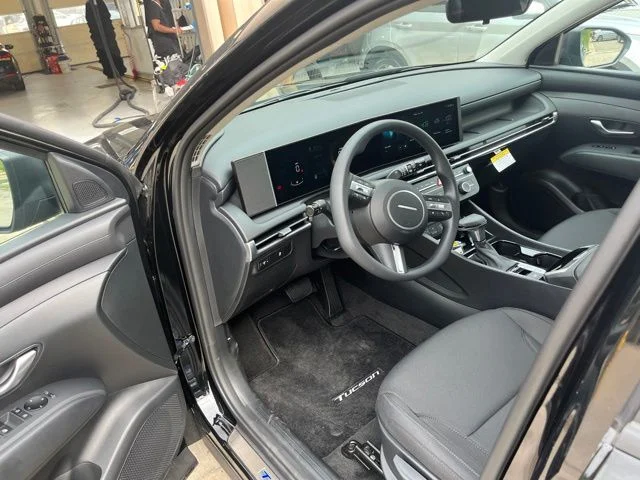 New 2026 Phantom Black Hyundai SE image 10