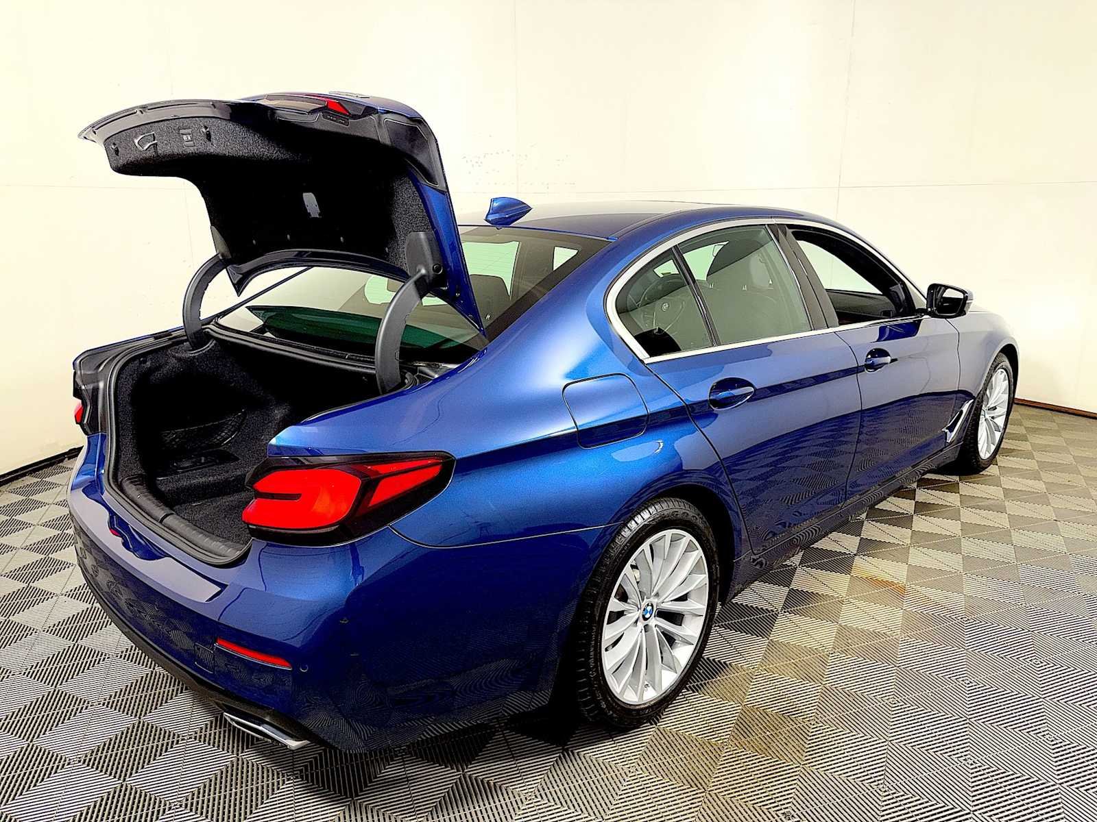 2023 BMW 5 Series 530i - Photo 23