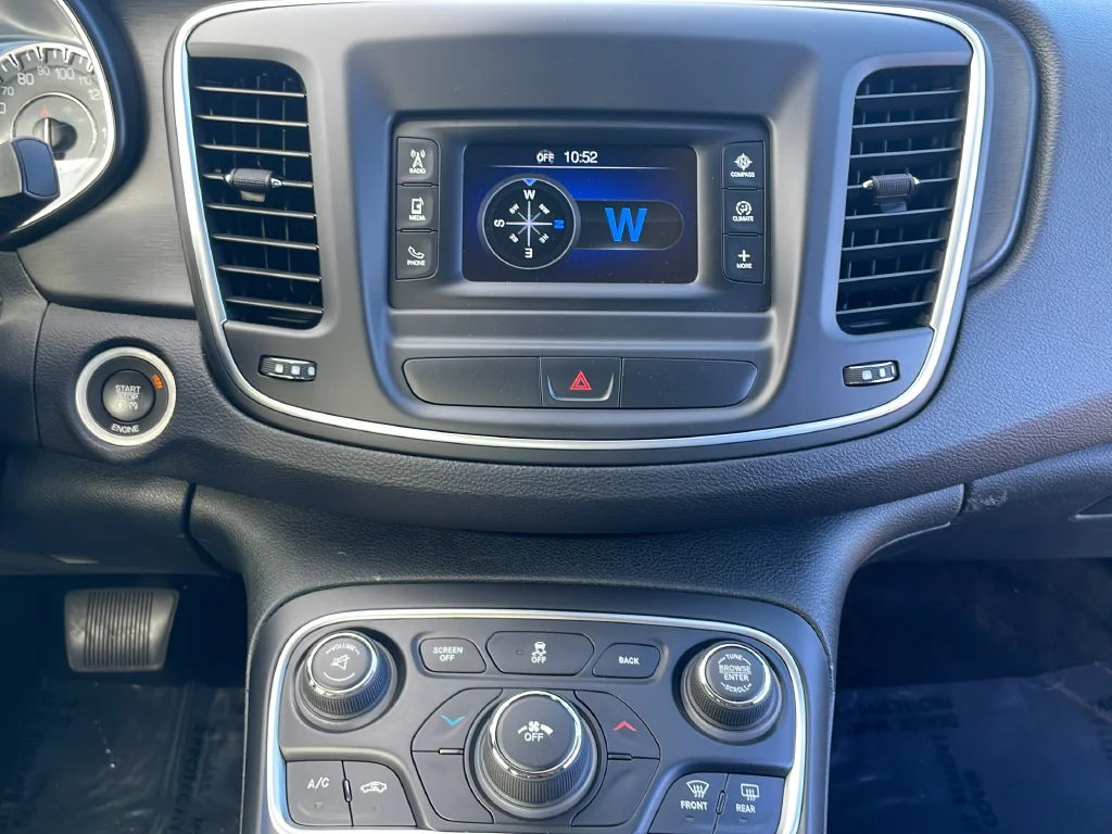 Used 2015 Red Chrysler Limited image 33