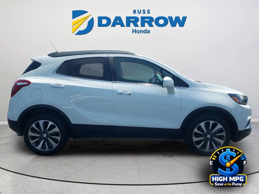 Used 2022 White Buick Preferred image 6