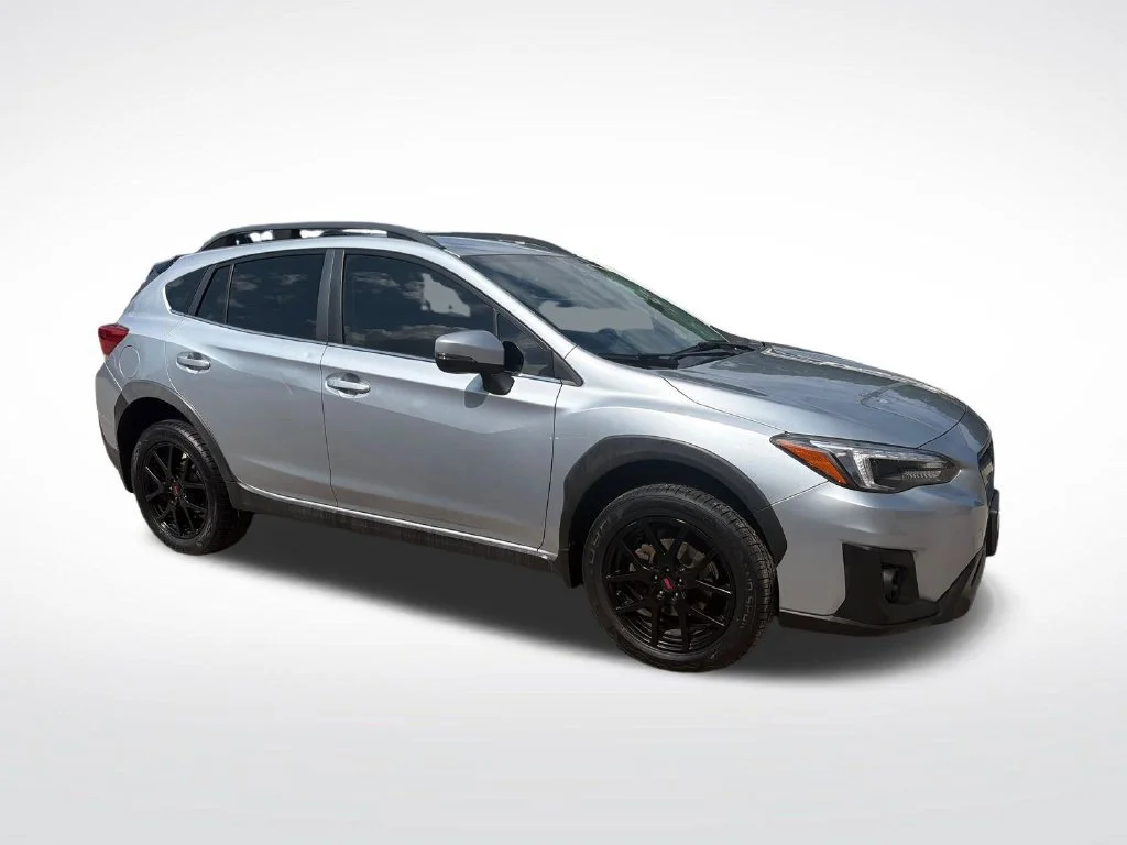 Used 2018 Silver Subaru 2.0i Limited image 38