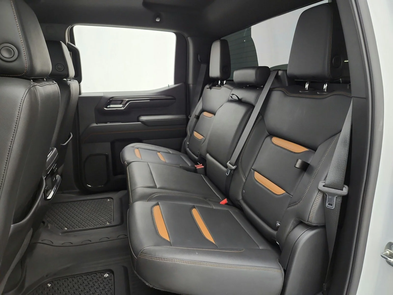 Used 2023 Summit White GMC 4WD Crew Cab 147 AT4 image 15