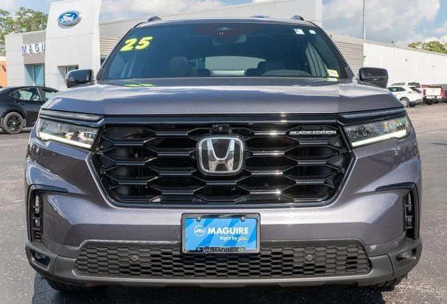 Used 2025  Honda Black Edition image 3