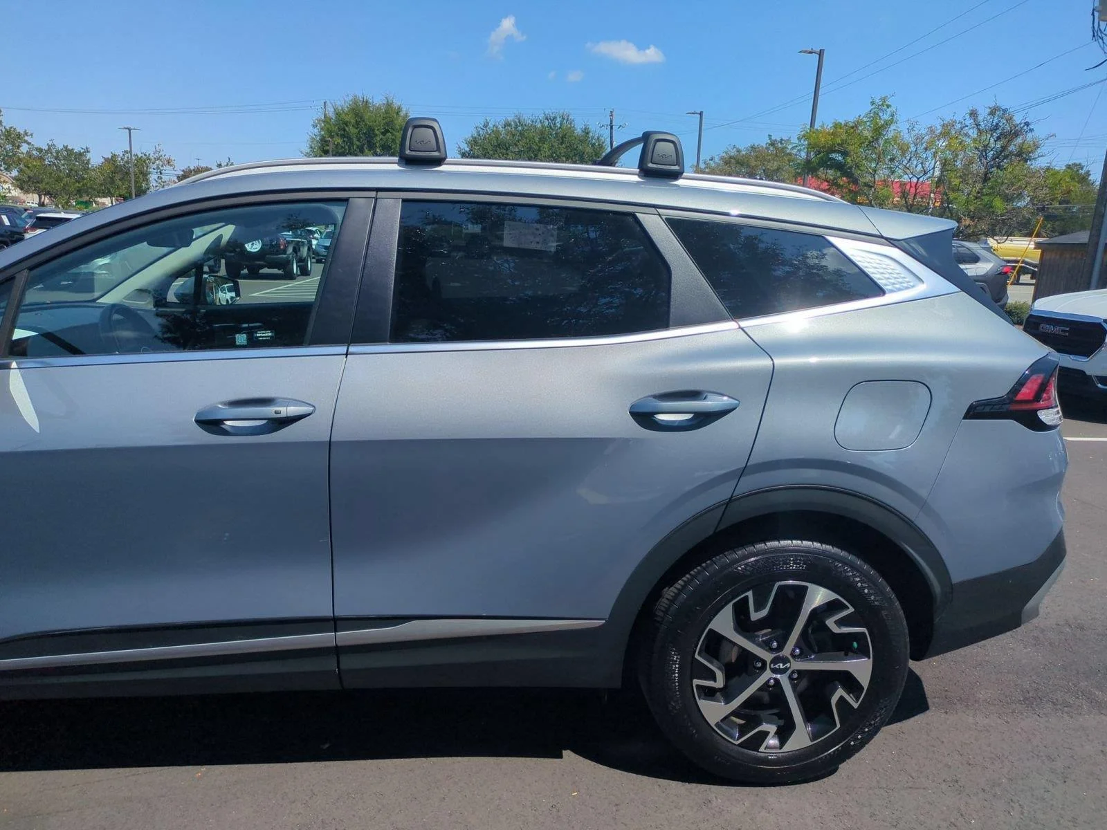 Used 2024 Everlasting Silver Kia EX image 32