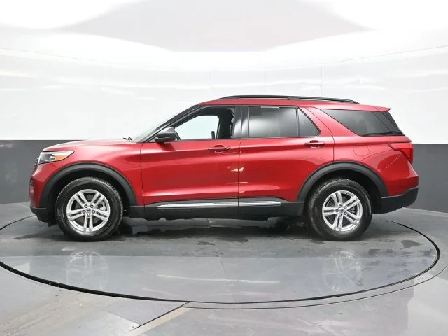 Used 2023 Red Ford XLT image 4